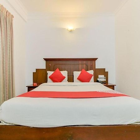 Hotel Centre Point Kochi Esterno foto