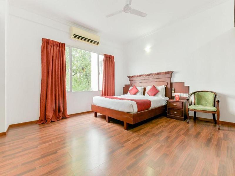 Hotel Centre Point Kochi Esterno foto