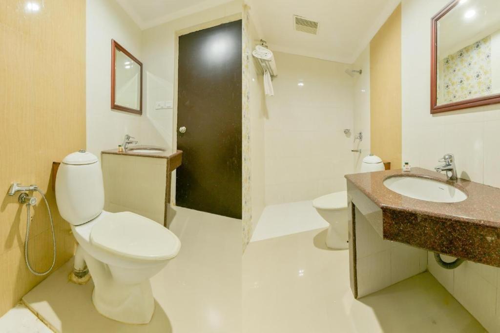 Hotel Centre Point Kochi Esterno foto