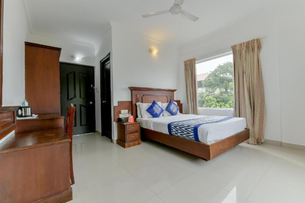 Hotel Centre Point Kochi Esterno foto