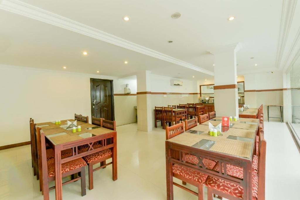 Hotel Centre Point Kochi Esterno foto