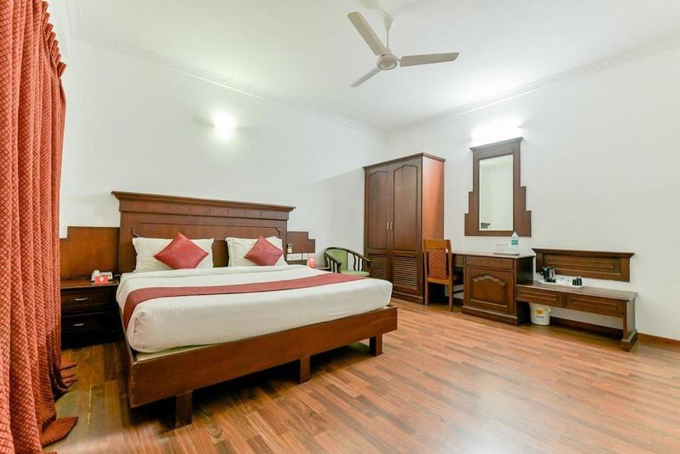 Hotel Centre Point Kochi Esterno foto