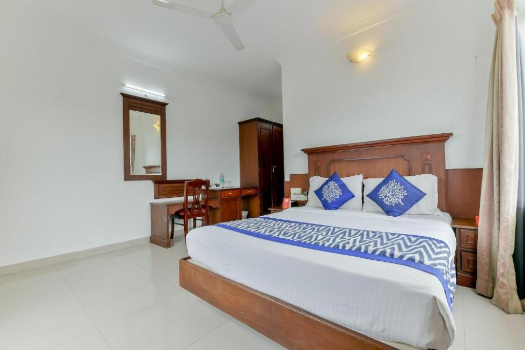 Hotel Centre Point Kochi Esterno foto