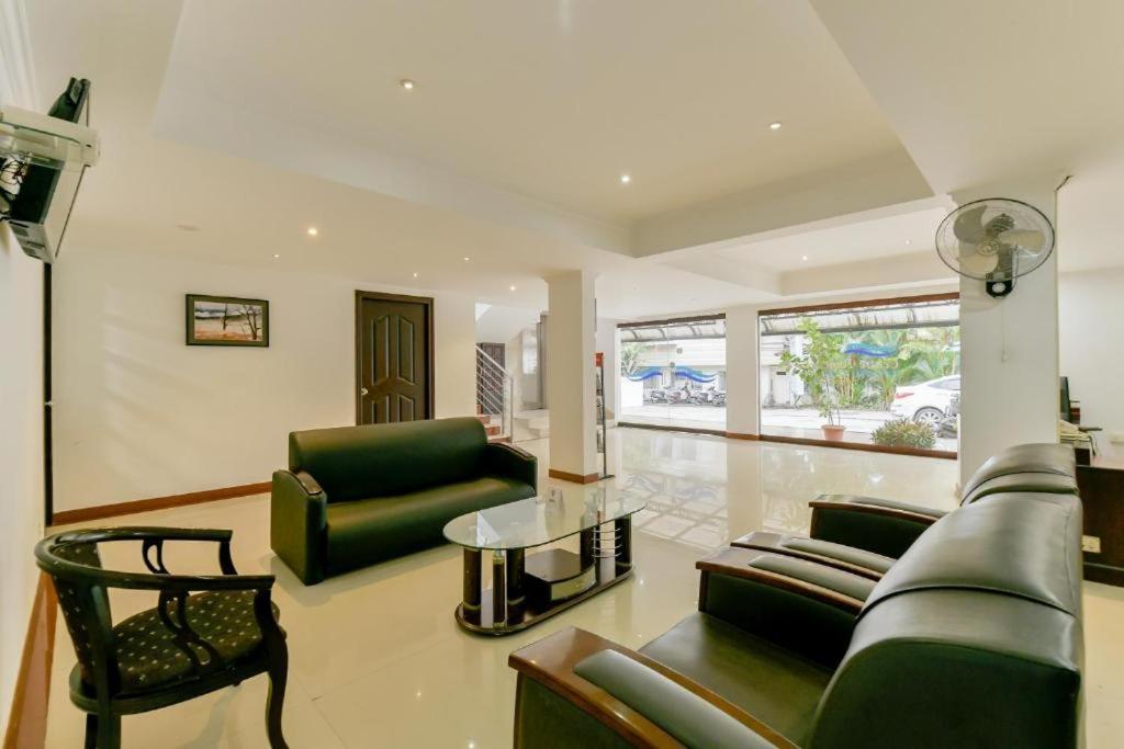 Hotel Centre Point Kochi Esterno foto